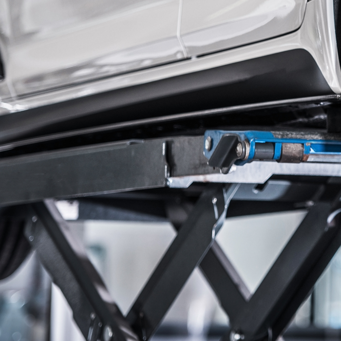 Why a 4-Post Hydraulic Car Lift is the Ultimate Upgrade for Your Garage